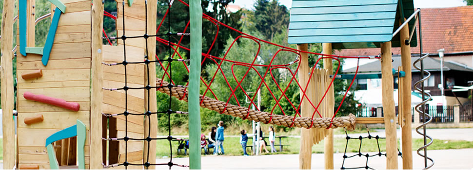playground rope bridge